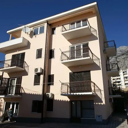 Specious App For 2 Close To Beach Apartment *